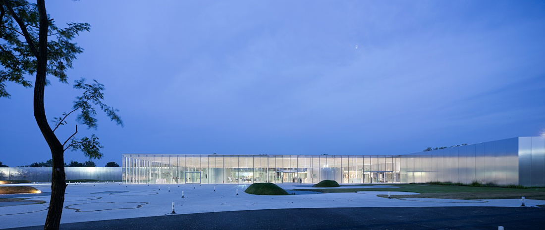 Museo Louvre-Lens, Lens