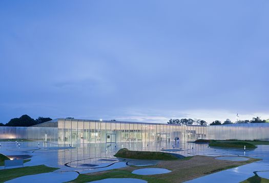 Museo Louvre-Lens, Lens: Transparencia de luxe