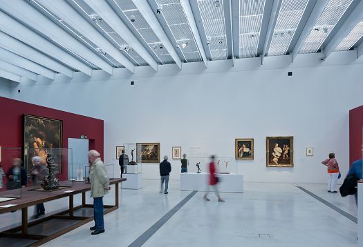 Louvre-Lens Museum, Lens: De luxe transparency