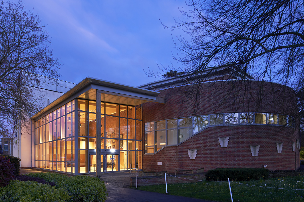 Escuela Millfield, Gran Bretaña