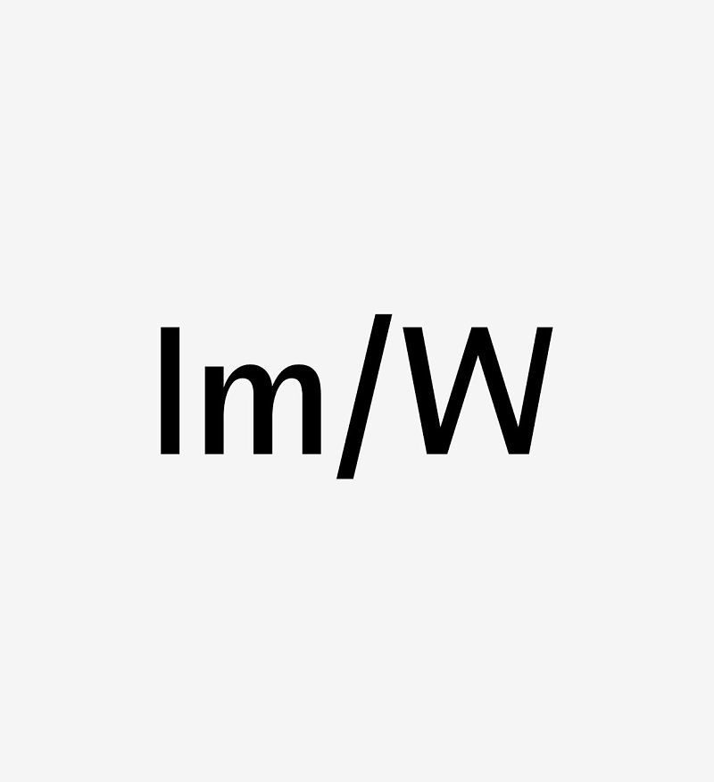 lm/W: Kennzahl für die Effizienz der Skim Panlens Leuchte von ERCO.