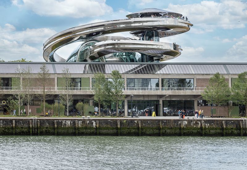 Light for moving stories