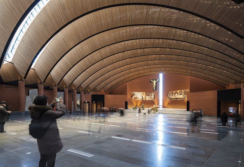 Sanctuaire Notre-Dame du Rosaire de Namyang : éclairage durable de ERCO pour un confort visuel élevé