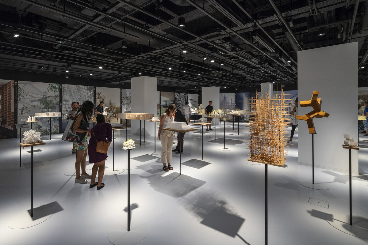 Track and singlets ERCO