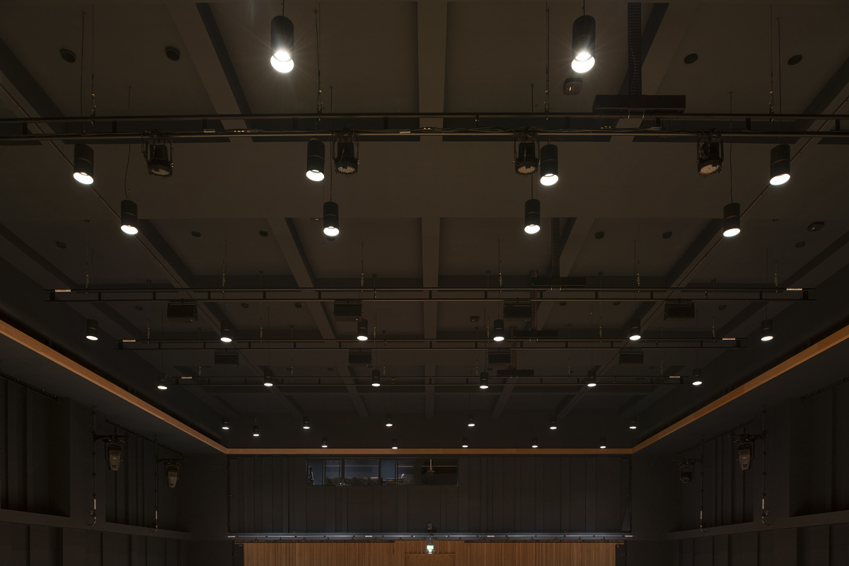 Tung Auditorium / Yoko Ono Lennon Centre, Università di Liverpool, Regno Unito 