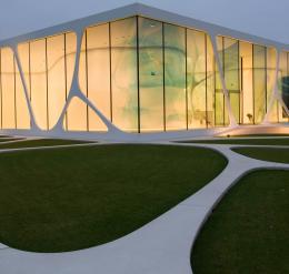 Leonardo Glass Cube