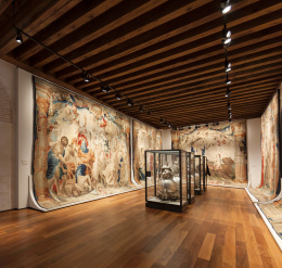 Ausstellung antiker Textilien im Museum Colegio de Infantes , Toledo